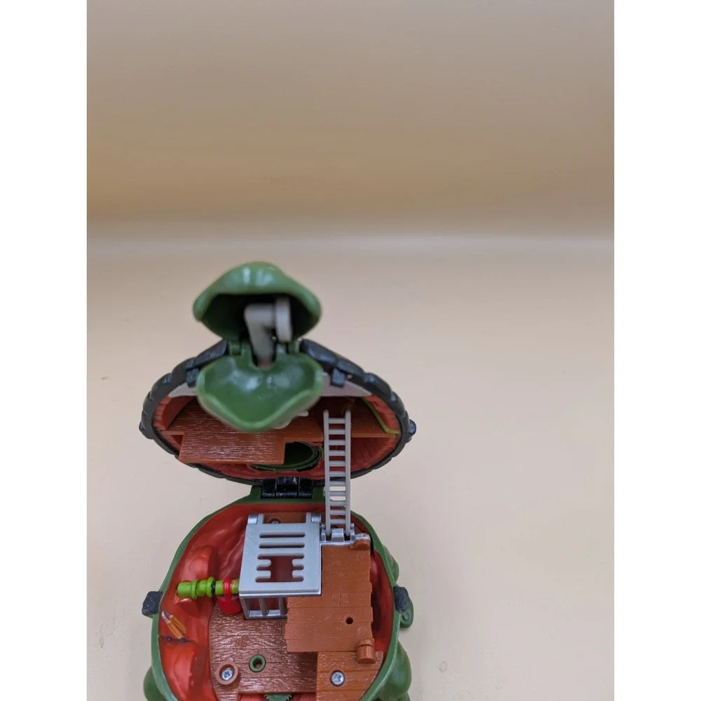 1994 Teenage Mutant Ninja Turtles Playmates Mini Mutants Leonardo Sewer Lair